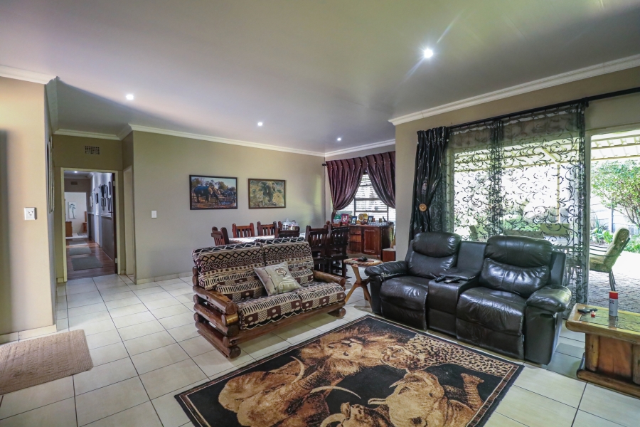 3 Bedroom Property for Sale in Flamwood North West